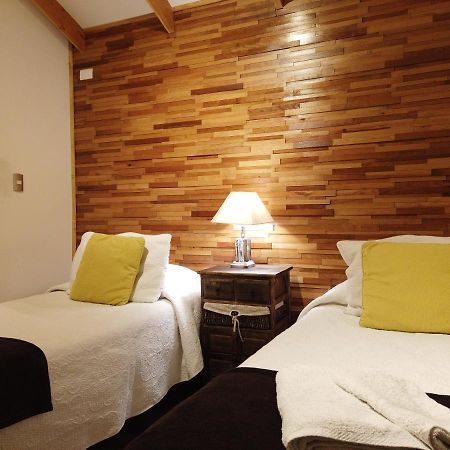 Hostal Fernando De Magalhaes プンタアレナス エクステリア 写真