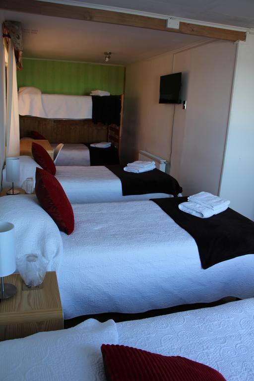 Hostal Fernando De Magalhaes プンタアレナス エクステリア 写真
